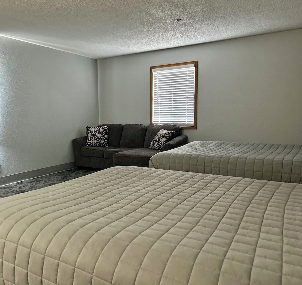 Deluxe Room, 2 Queen Beds, Non Smoking - Photo 5
