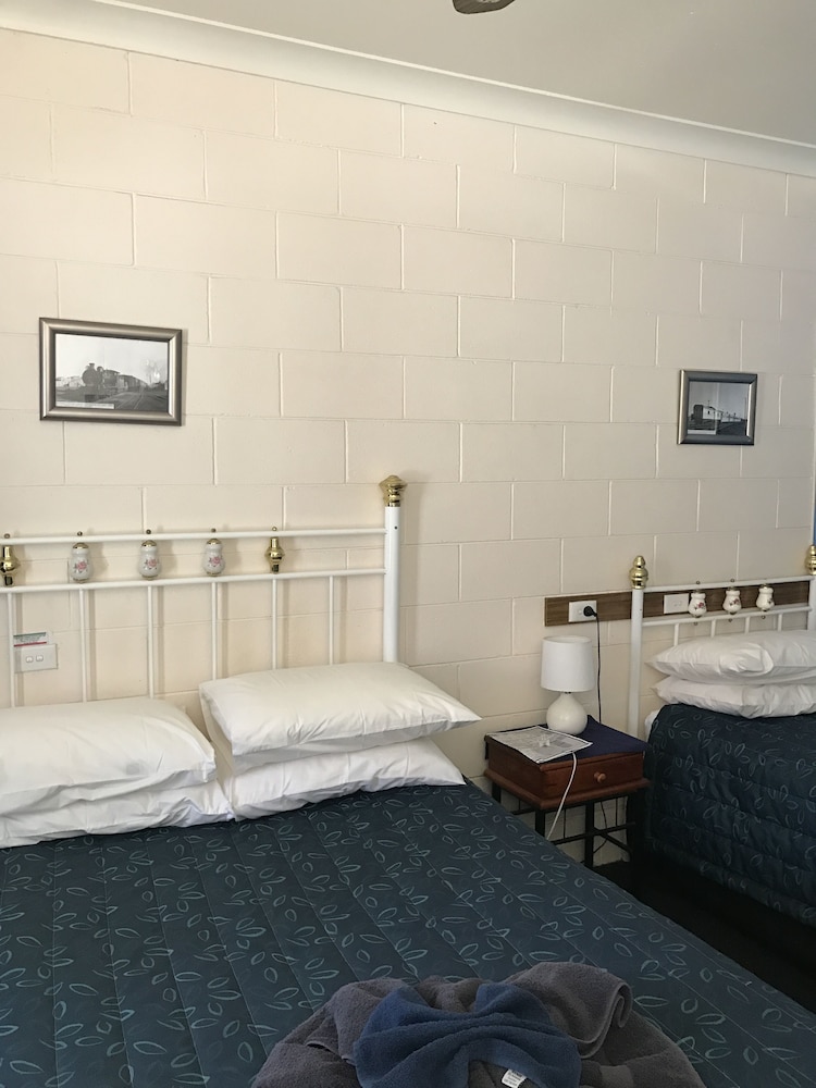 Classic Twin Room photo 2