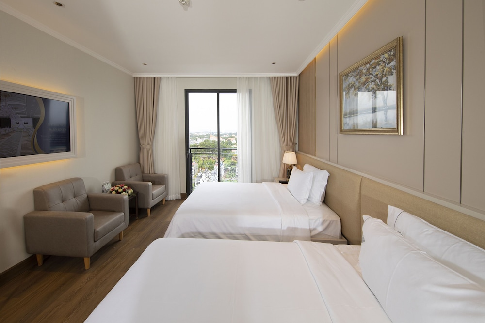 Deluxe Twin Room, Hill View - Photo 9