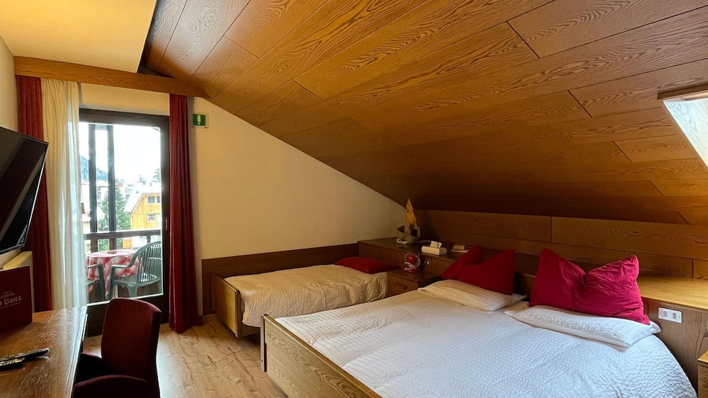 Standard Triple Room, Balcony