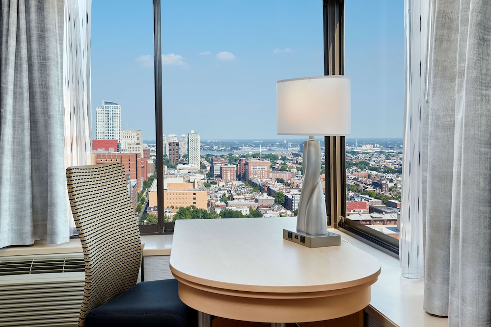 Junior Suite, 1 King Bed (High Floor) photo 3