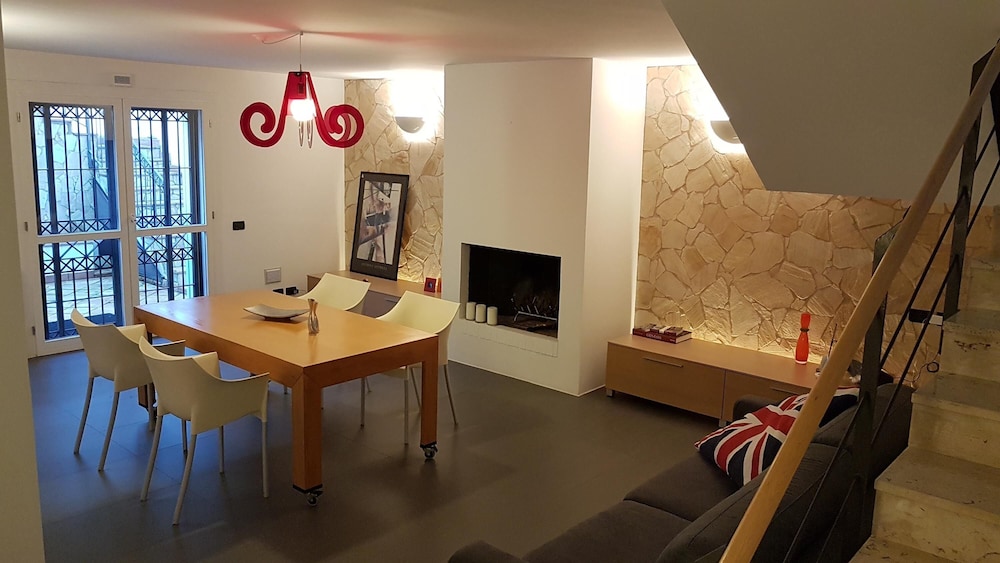 Villa photo 2