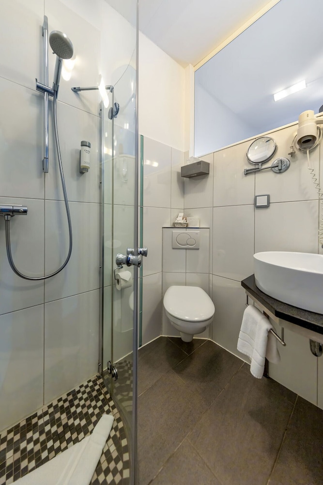 Single Room photo 3