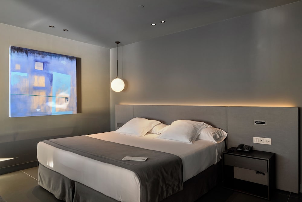 Premium Room thumbnail 6