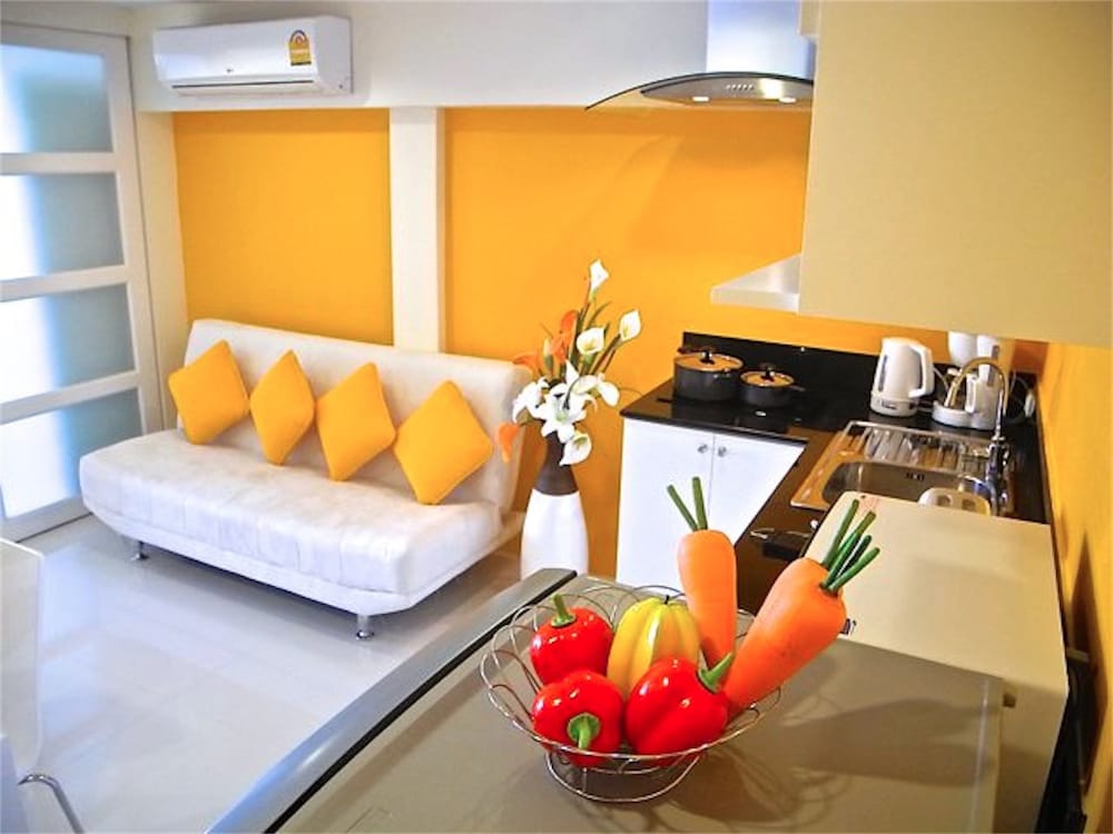 Apartment photo 2
