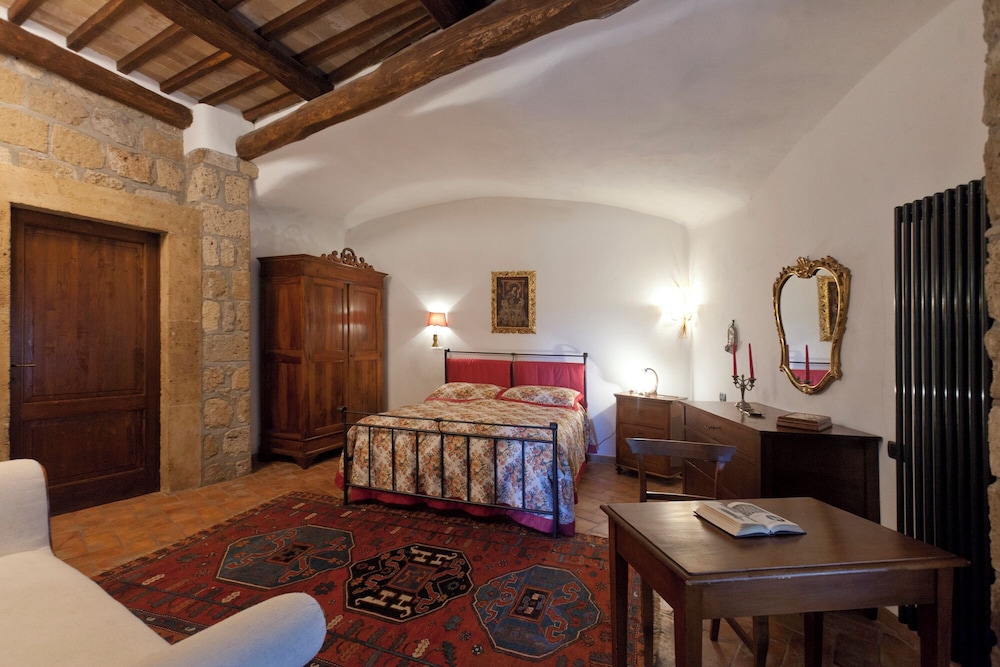 Grand Suite, Multiple Beds, Jetted Tub, Valley View (100-300 meters from check-in location) photo 2