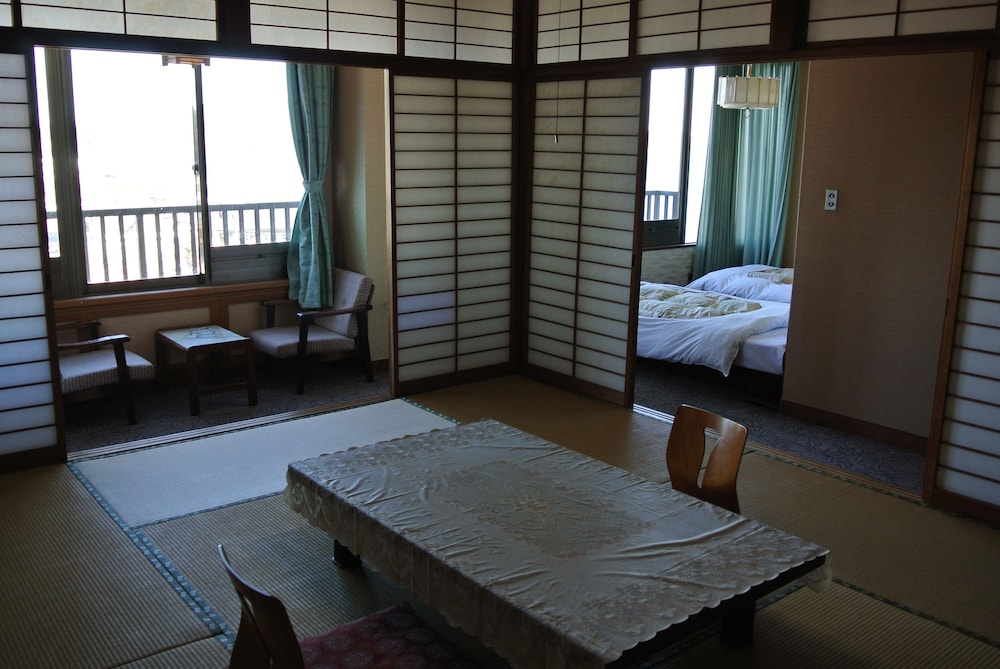 Japanese Western Style Room (2 Single Beds + 5 Japanese Futons) photo 2
