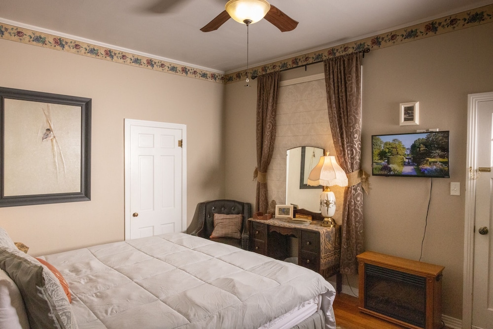 Veranda Room (Shared Bathroom ) photo 1