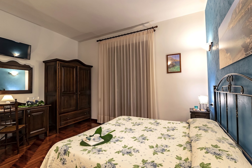 Comfort Triple Room photo 3