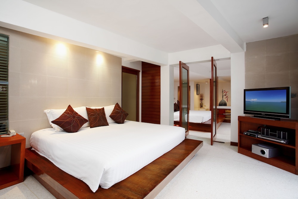 Beachfront Grand Pool Villa - Free Daily Minibar - Photo 4