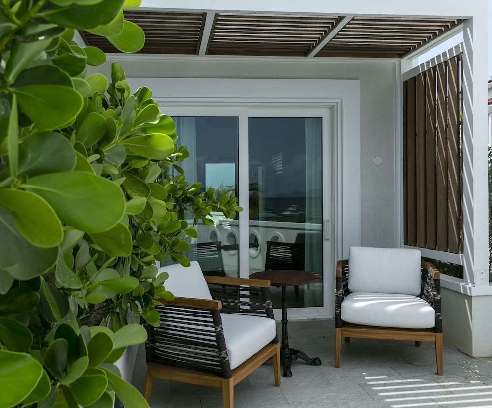 Premium Single Room, 1 Queen Bed, Ocean View photo 3