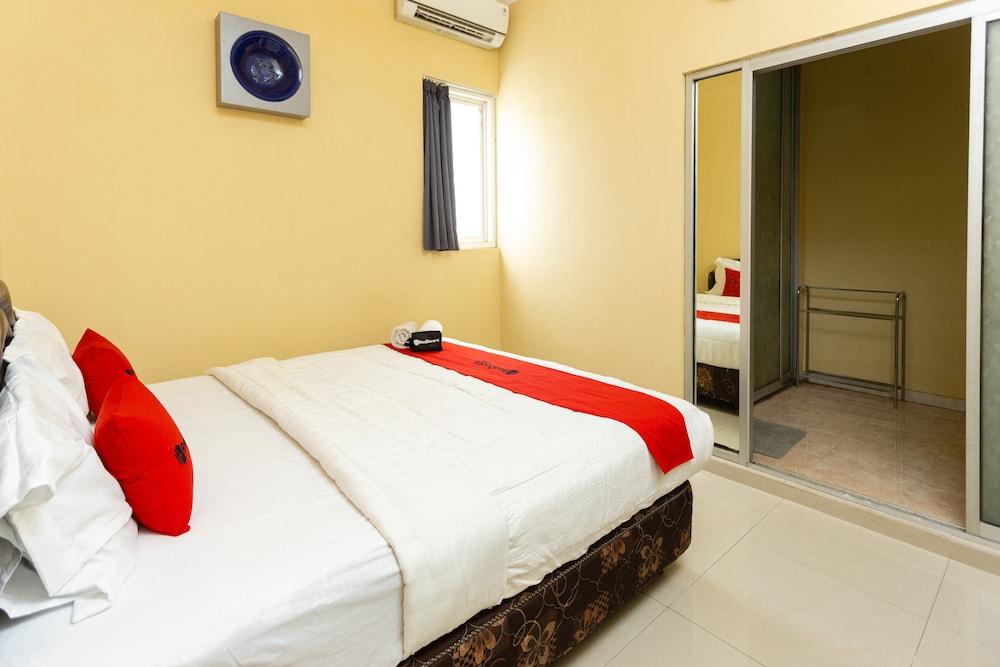 Double Room (Reddoorz) photo 3