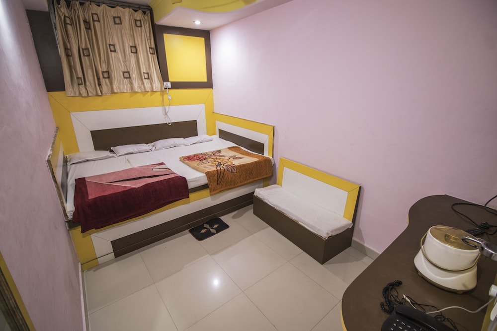 Deluxe Room (Non AC) - Photo 1