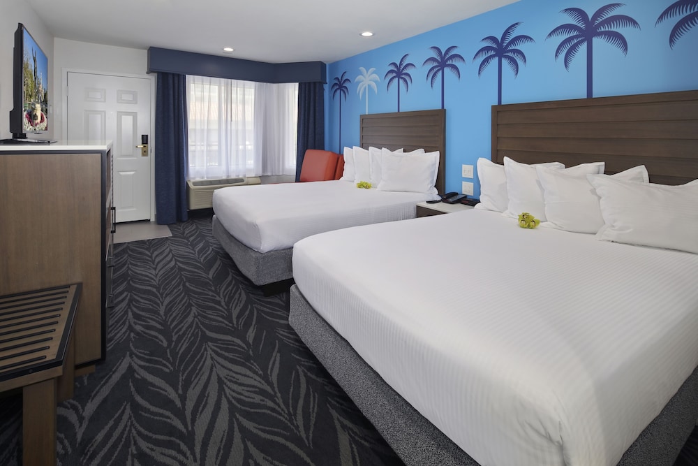 Standard Room, 2 Queen Beds - Photo 1