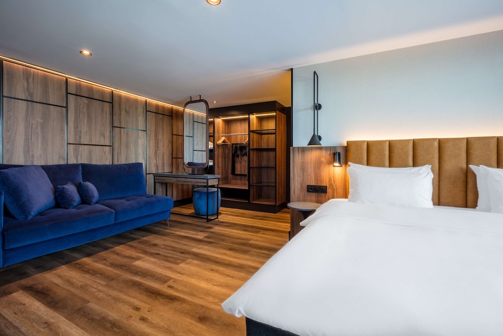 Premium Room (Panoramic View) thumbnail 6