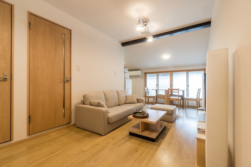 Standard Triple Room (C)