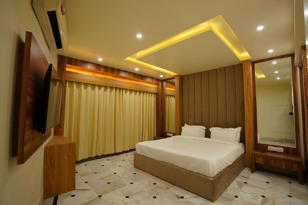 Royal Room