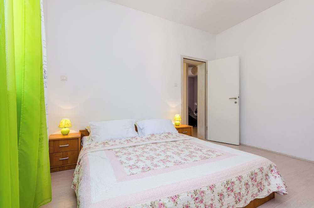 Apartment (One Bedroom Apartment With Terrace An) photo 1