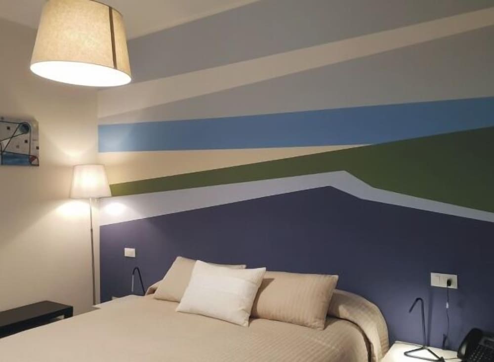 Classic Room, Balcony, Hill View