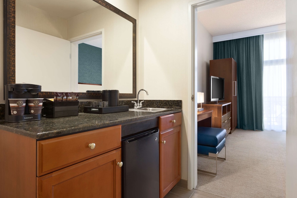 Larger King Suite - Photo 2