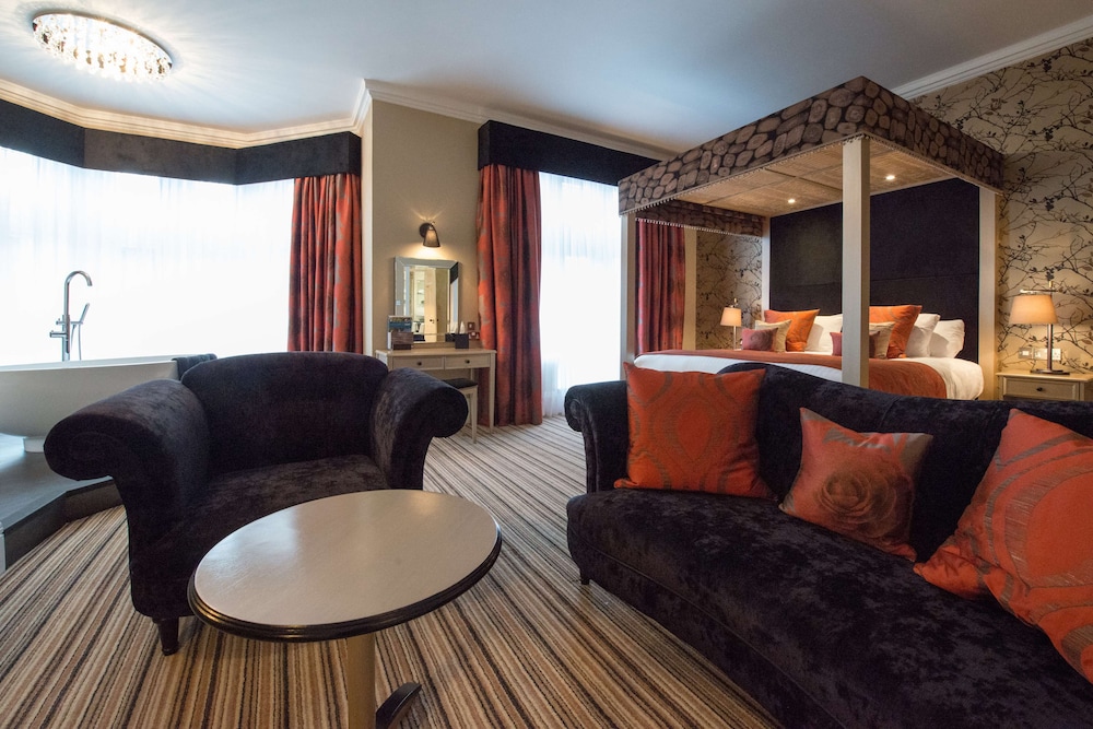 Suite, 1 King Bed, Non Smoking photo 1