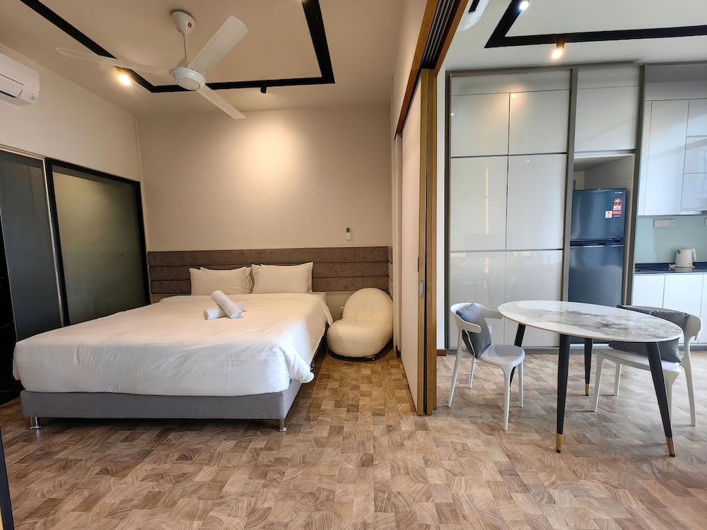 Superior Room, 1 Bedroom, City View