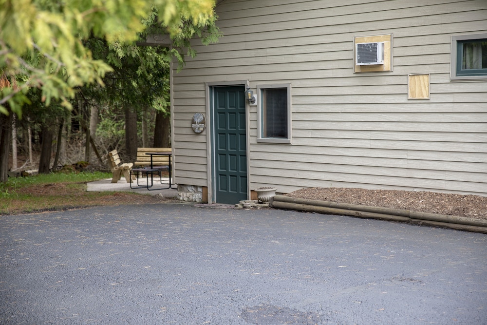 Rustic Birchwood Cottage photo 2