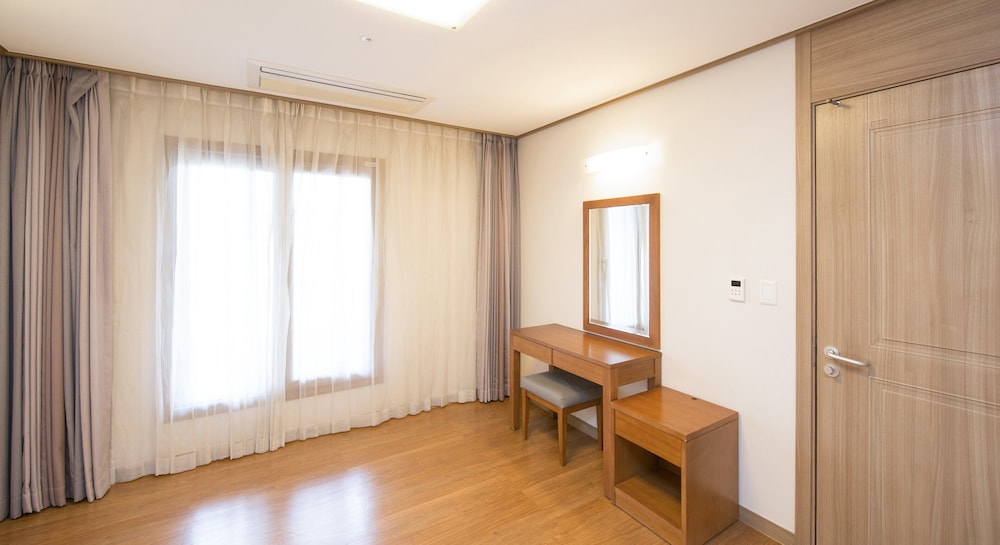 Suite, 2 Bedrooms (2 Ondol Beds) photo 3