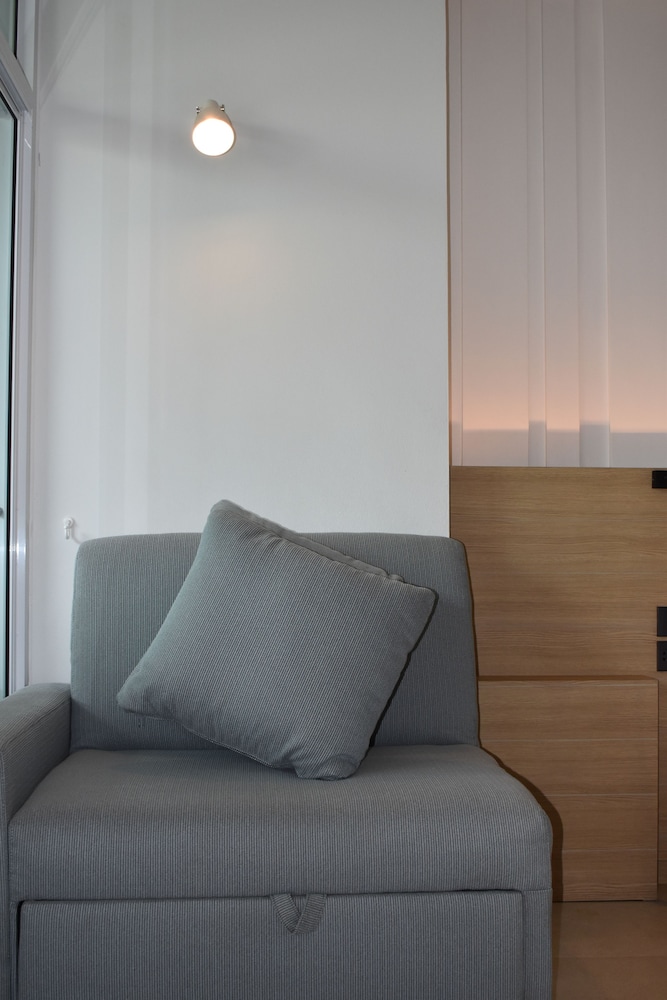 Family Room - Photo 5
