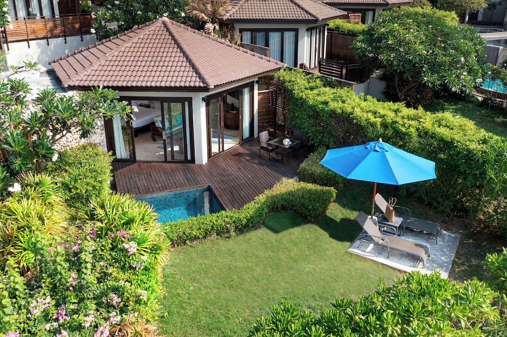 Villa, Beachfront photo 3