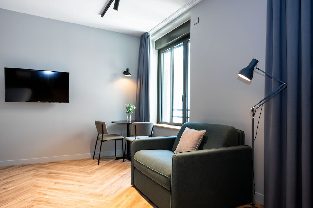 Studio Apartment (3 Adults) - Photo 11