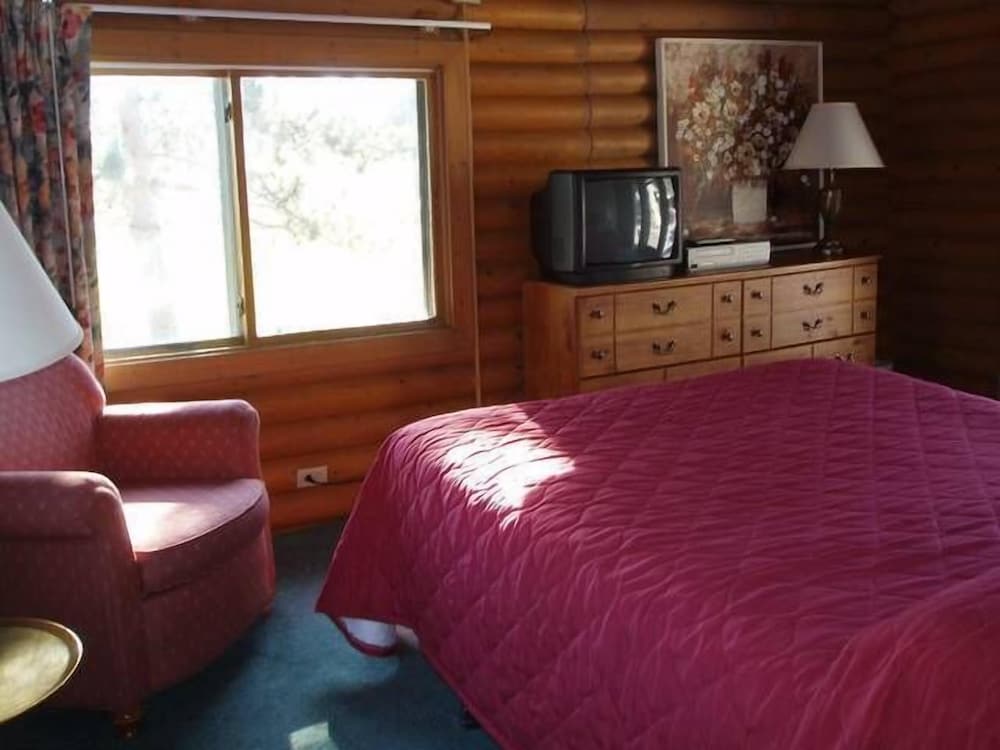Cabin, 3 Bedrooms, Hot Tub photo 2