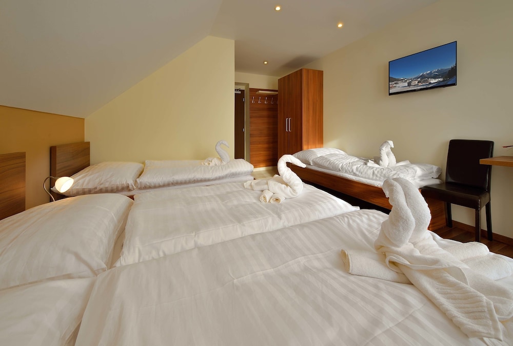 Quadruple Room photo 2