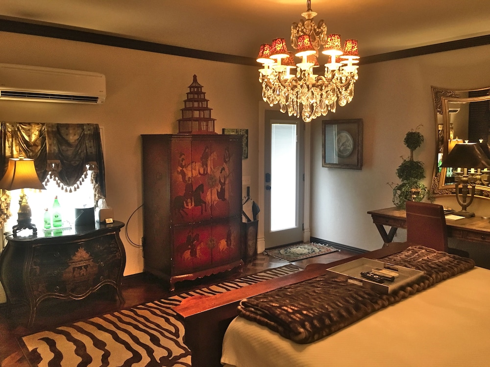 The Windsor Suite photo 2