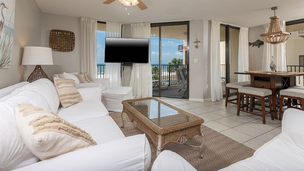 Condo, 3 Bedrooms