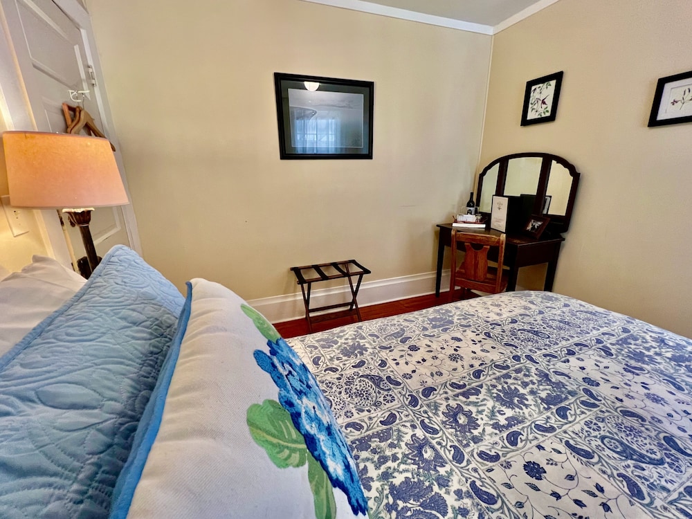 Stout Grove Suite photo 3