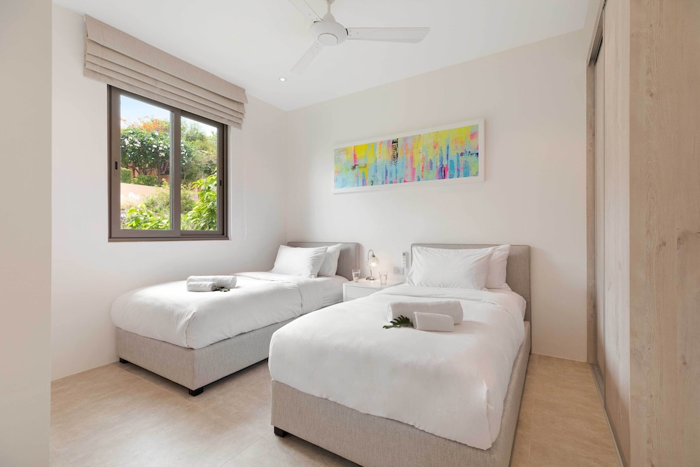 Luxury 4 Bedroom Villa with Ocean View and Private Infinity Pool BB11 photo 2