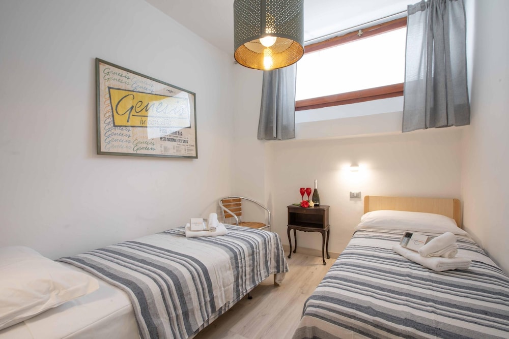 Family Apartment, Multiple Bedrooms (Casa Angerin 2 - 100m from sea) photo 3