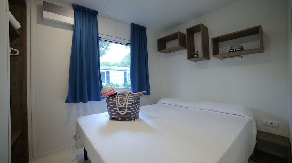 Mobile Home (2 adults) photo 1