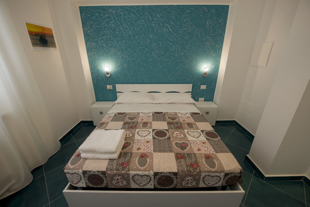Classic Double Room (101) photo 2
