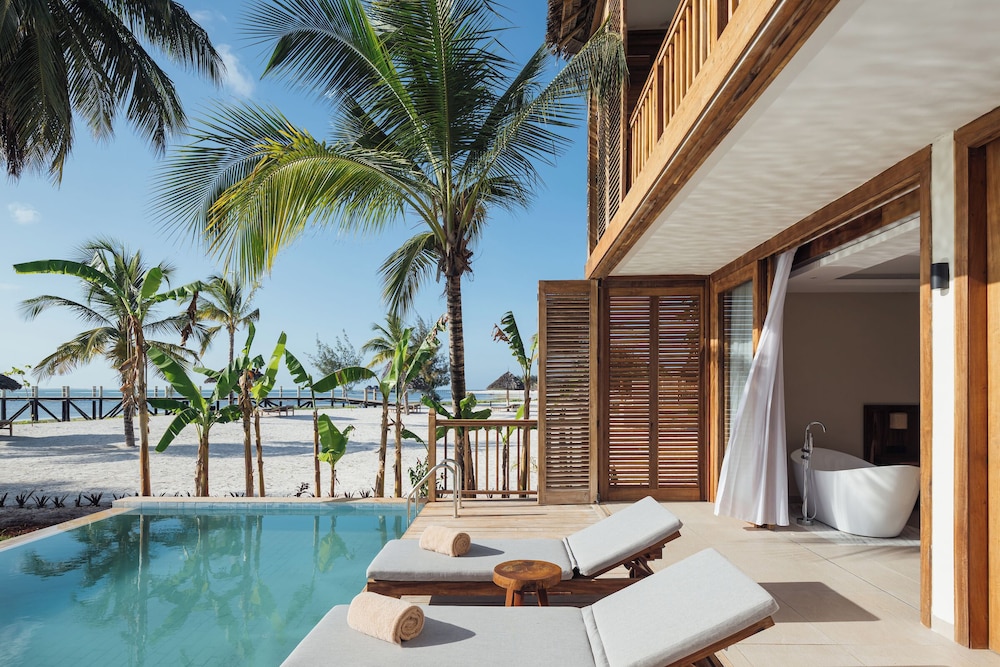 Executive Suite, 1 King Bed (Swim Up, Front Ocean View)