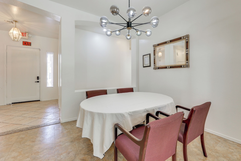 House (4 Bedrooms) photo 2