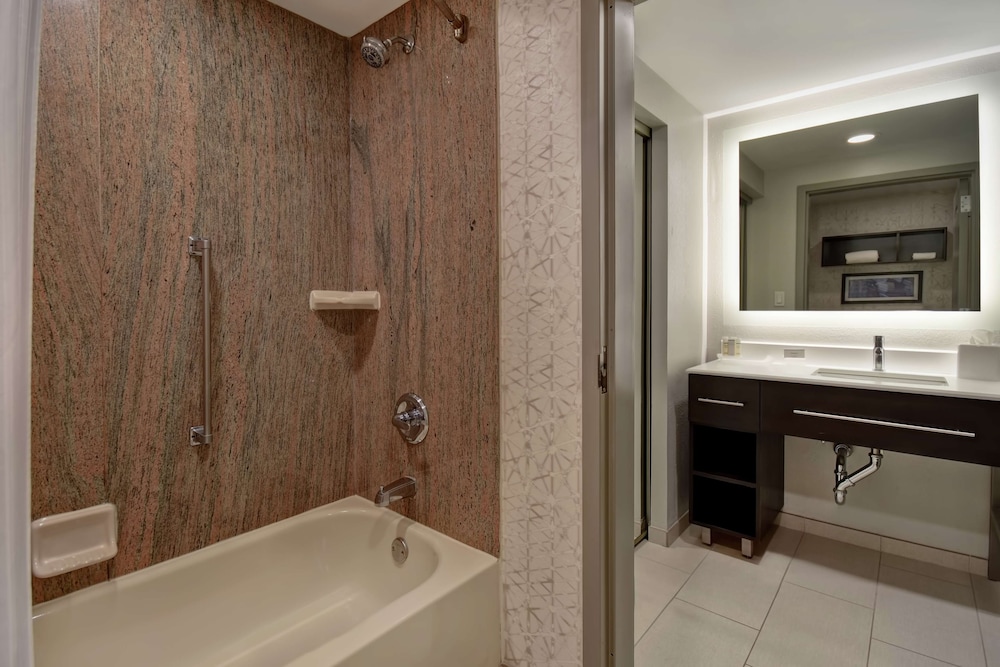 Suite, 2 Queen Beds, Accessible (Hearing) - Photo 4