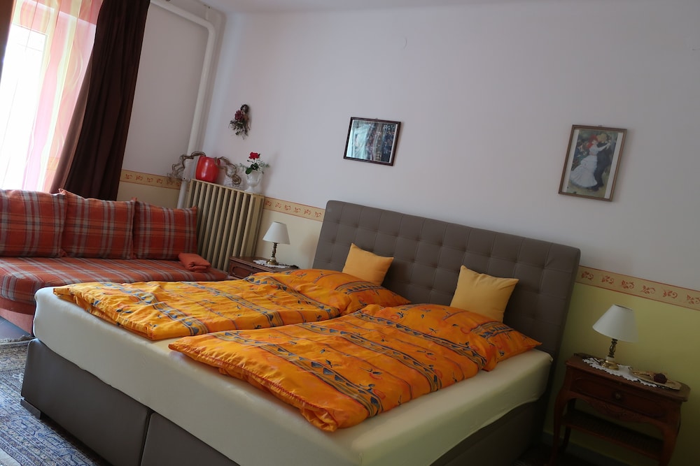 Executive House photo 1