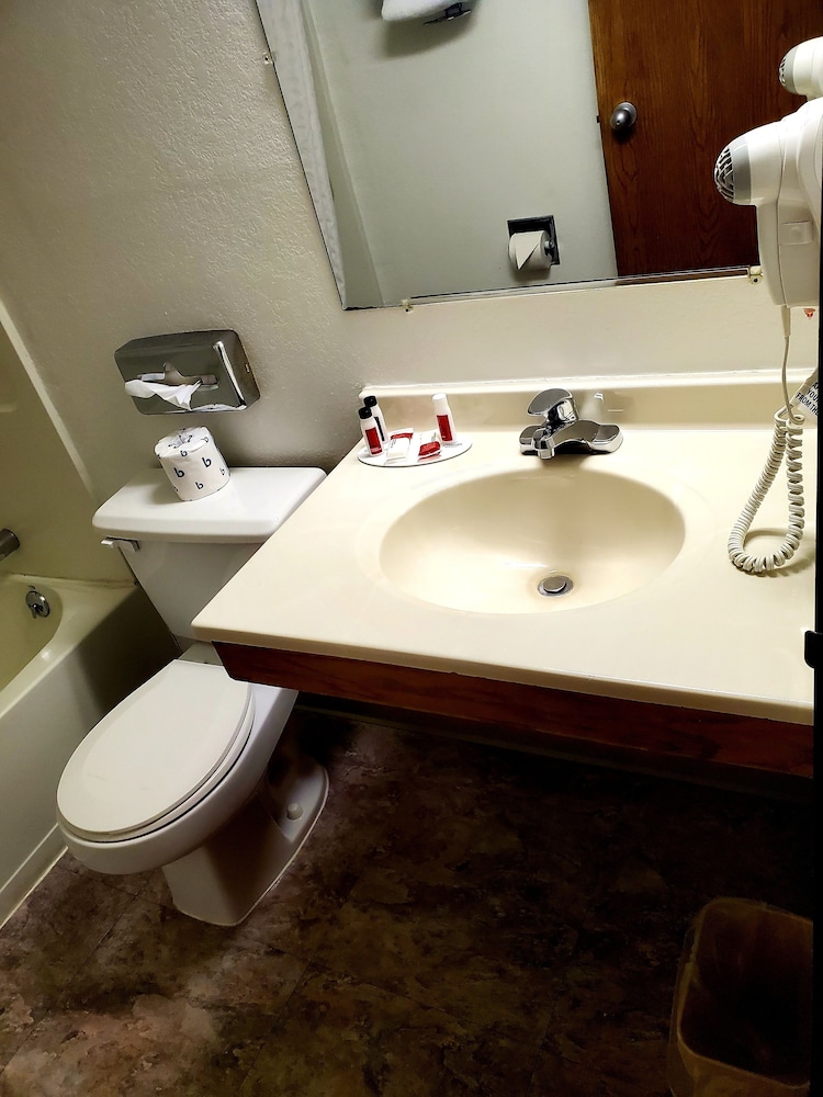 Standard Room, 1 King Bed photo 3