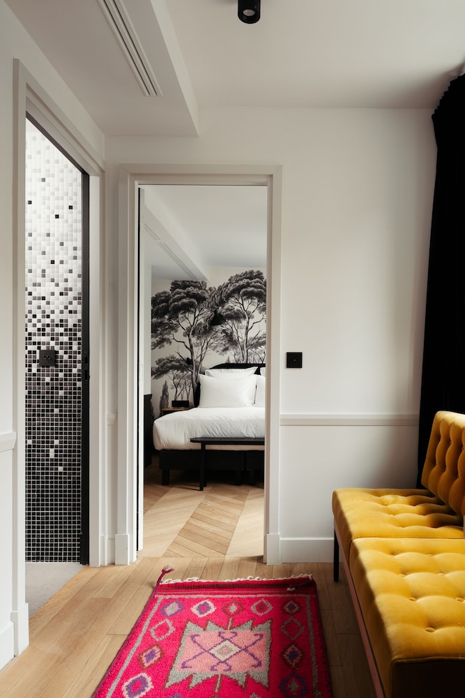 1-BR Deluxe Apartment with Garden photo 3
