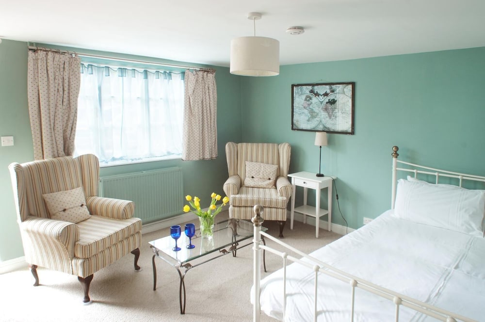 Double Room, 1 King Bed photo 1