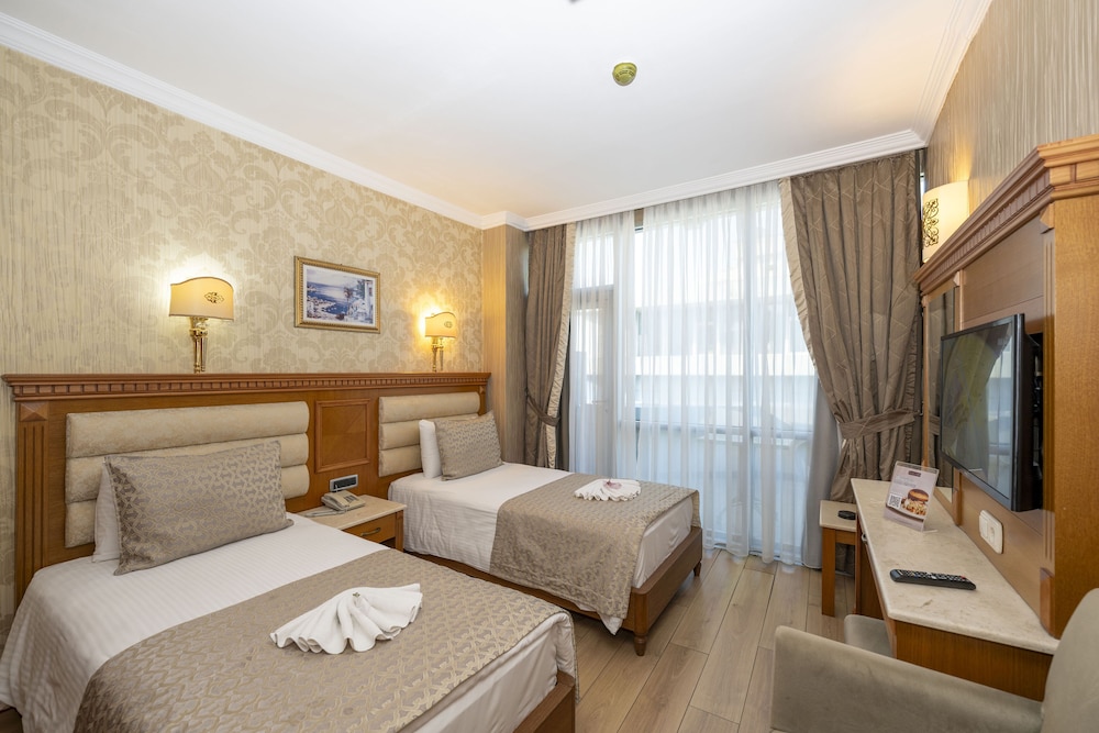 Standard Double or Twin Room photo 3
