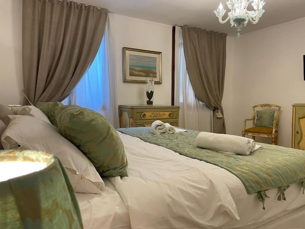 Deluxe Triple Room photo 3