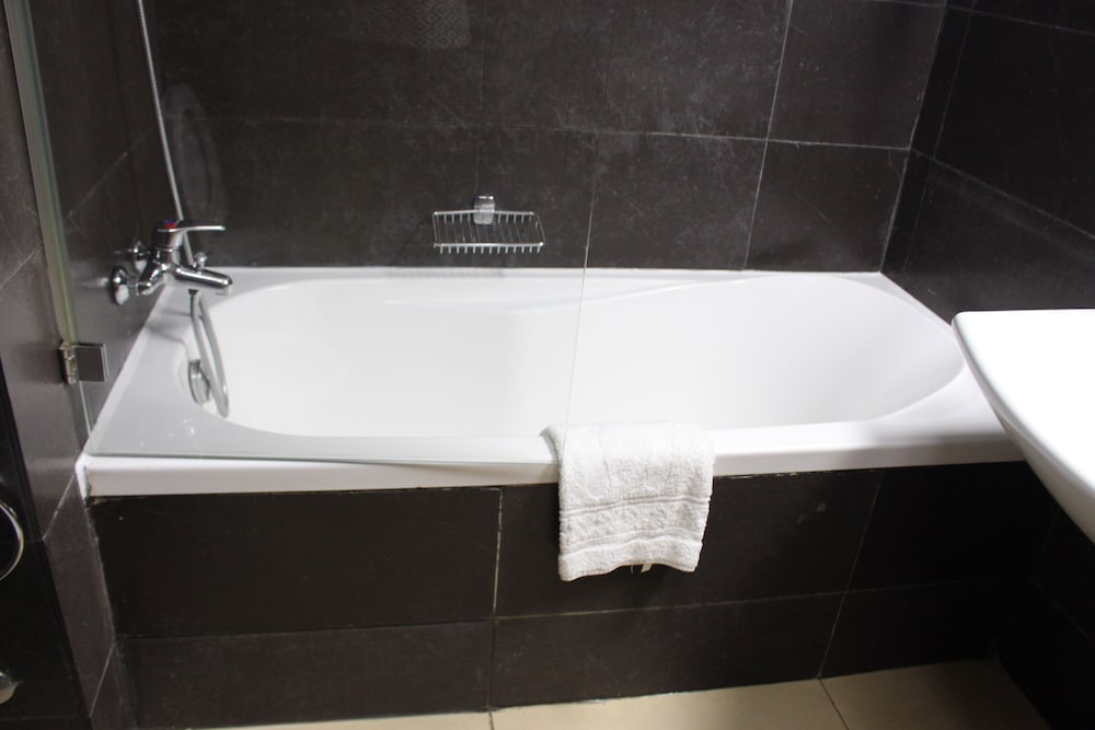Comfort Twin Room, 2 Twin Beds, Private Bathroom photo 2